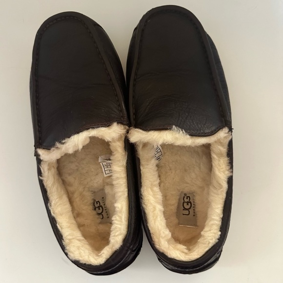 UGG Other - UGG Australia Ascot Men’s Slippers Loafers Casual Moccasin Dark Spice Size 9